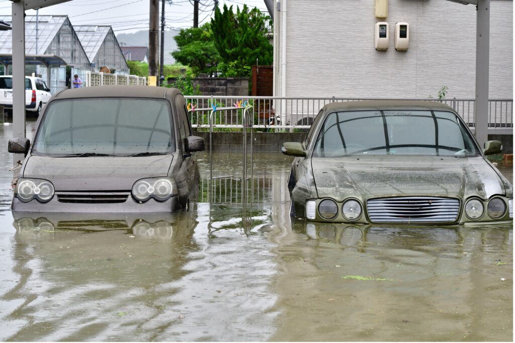水害で浸水した車