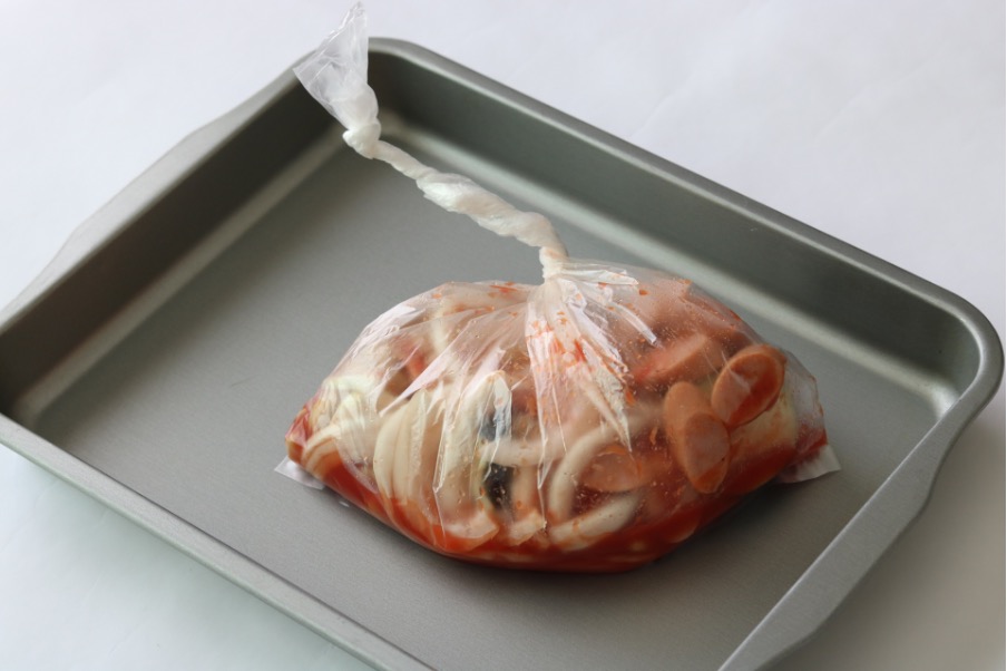 ポリ袋に入った食材