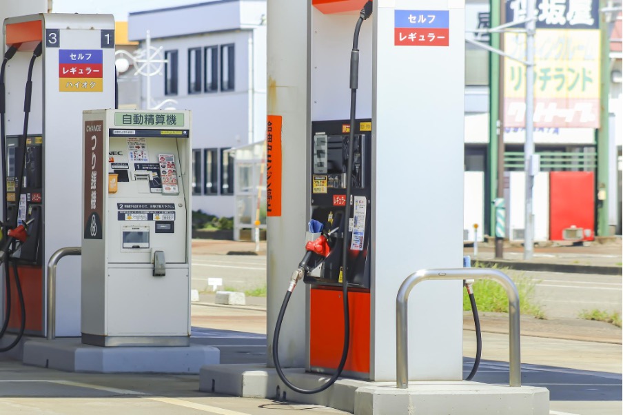 セルフ式ガソリンスタンドの給油場所