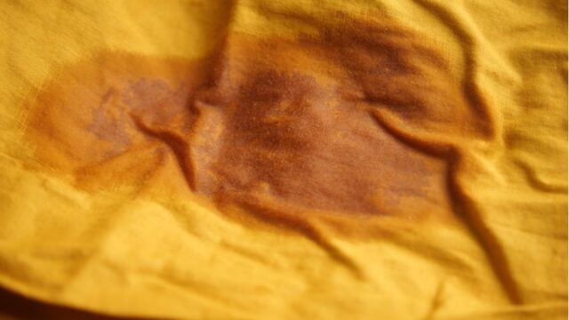 灯油がついた服