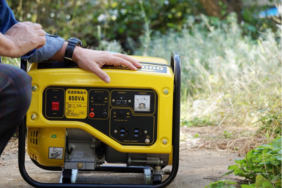 黄色の家庭用発電機